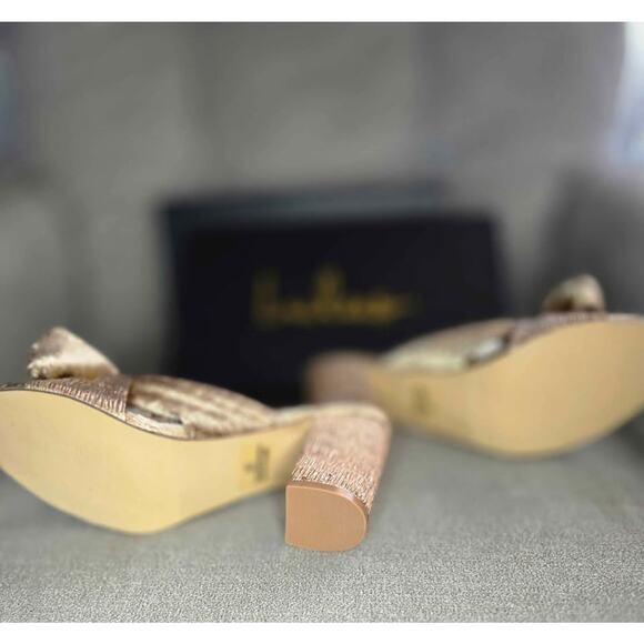 Dorothea Gold Knotted High Heel Sandals
Lulus 6.5 /New - Picture 3 of 4